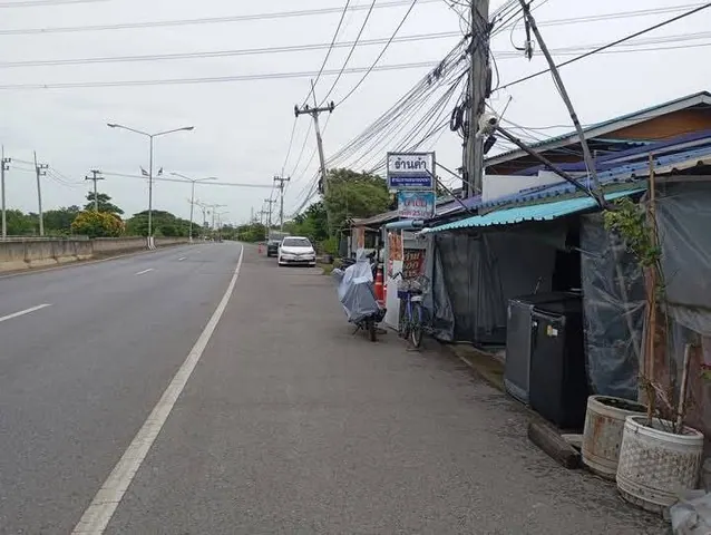 ที่ดินพร้อมสิ่งปลูกสร้าง ติดถนน 4 เลน ถนนบางปะอินสายใน ราคาไม่ถึงล้าน น้ำท่วมไม่ถึงบ้าน ทำเลสามารถเปิดร้านเล็กๆได้