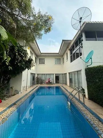 บ้านเดี่ยวสุดหรู หมู่บ้านโนเบิล ทารา งามวงศ์วาน พร้อมสระว่ายน้ำส่วนตัว แปลงมุมในโครงการคุณภาพ ติดรถไฟฟ้า ขายต่ำกว่าราคาประเมิน