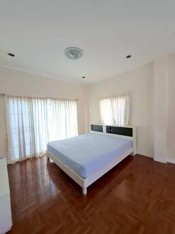 บ้านเช่า 3 นอน 2 น้ำ พร้อมห้องทำงาน ใกล้พรอมเมนาดา วารี และ Unity เพียง 16,000 บาท