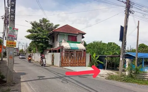ขายที่ดินพร้อมบ้านและบ้านเช่า 5 หลัง ติดถนนซอยบางศรีเมือง 1