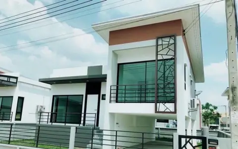 ให้เช่าบ้านเดี่ยว 2 ชั้น ม.บ้านร็อคการ์เด้น 3 (บีอาร์ @ แอโร) พร้อมเฟอร์นิเจอร์