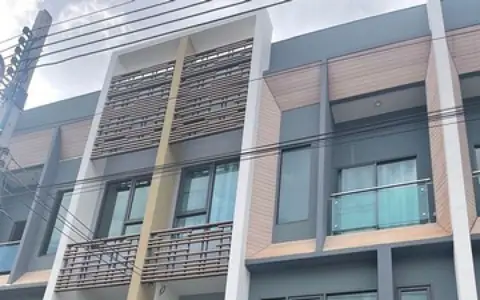 ให้เช่าทาวน์โฮม 3 ชั้น ม.เดอะ วิชั่น ลาดพร้าว-นวมินทร์ ใกล้สระว่ายน้ำ