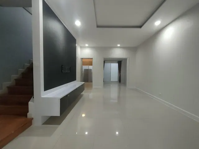 ขายพร้อมผู้เช่าทาวน์โฮม 3 ชั้น ม.วิสต้า ปาร์ค พระราม 2 Renovate ใหม่