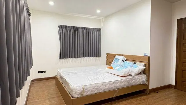 ให้เช่าทาวน์โฮมรีโนเวทใหม่ ซอยอุดมสุข 58 พื้นที่ใช้สอย 170 ตร.ม.