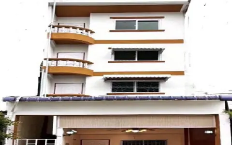 ขายอาคารพาณิชย์ 4.5 ชั้น ซอยศรีด่าน 3 ที่ดิน 50 ตร.ว.