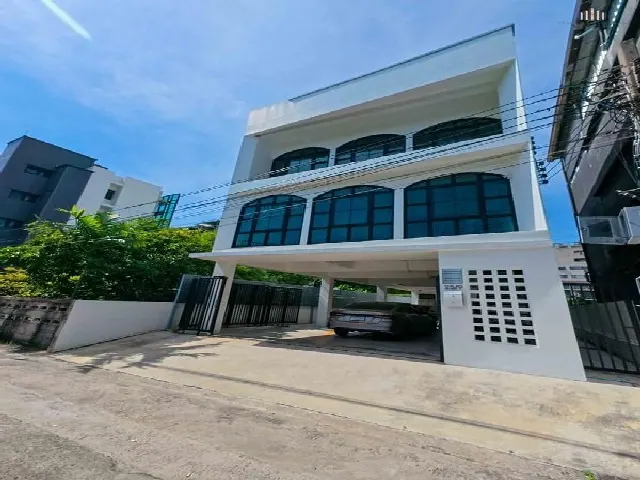 ขายสำนักงาน กรุงเทพ ทำเลโฮมออฟฟิศที่หาไม่ได้อีกแล้วในย่านลาดพร้าวซอย 1