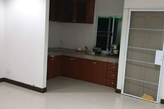 ขายทาวน์เฮ้าส์ 3 ห้องนอน ในสุเทพ จ.เชียงใหม่  ทำเลที่ดีเยี่ยม  เดินทางสะดวก