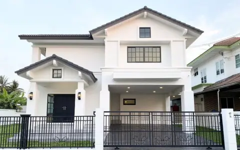 ขายบ้านเดี่ยว 2 ชั้น บ้านสุดหรู ตกแต่งใหม่ หมู่บ้านราชพฤกษ์ บางบอน 4 เนื้อที่มากถึง 102.9 ตรว 3ห้องนอน 3ห้องน้ำ หน้าบ้านหันไปทาง ทิศเหนือ