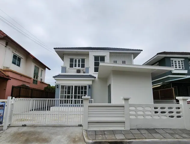 ขาย บ้านเดี่ยวหมู่บ้าน Vararom Lakeview : วรารมย์ เลควิลล์  ส่วนกลางทะเลสาบ