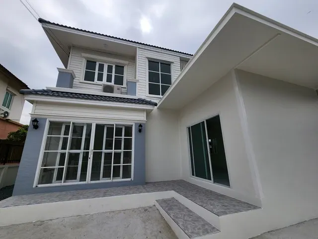 ขาย บ้านเดี่ยวหมู่บ้าน Vararom Lakeview : วรารมย์ เลควิลล์  ส่วนกลางทะเลสาบ