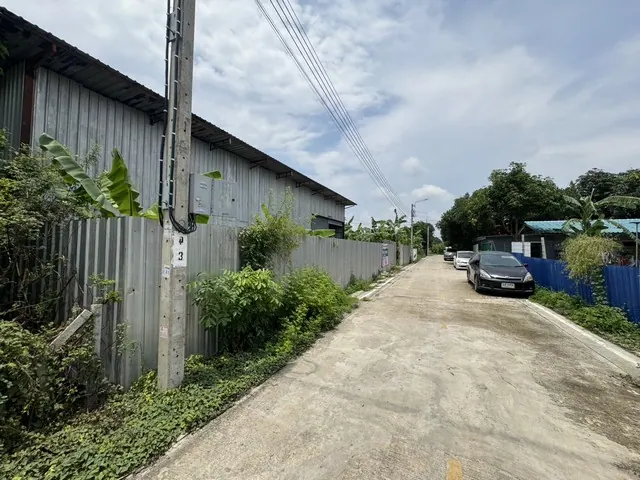 โกดังพร้อมที่ดิน บางใหญ่ ซอยนามชุ่ม1 ในทำเลศักยภาพ เดินทางเข้าออกสะดวก