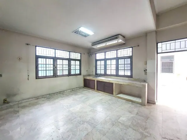 บ้านเดี่ยวขนาดใหญ่ อยู่ใกล้แหล่งชุมชน ซอยสาธุประดิษฐ์48
