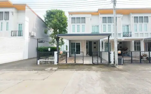 ทาวน์เฮาส์2ชั้น พร้อมเฟอร์จัดเต็ม โกลเด้นทาวน์2 นวมินทร์42