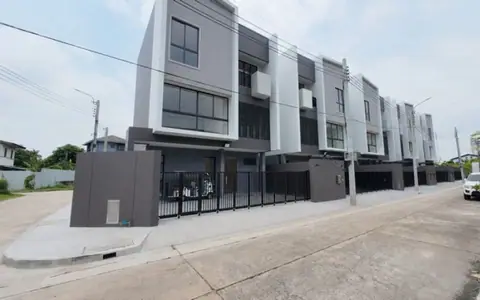 บ้านเดี่ยว Feel Town Lat Phara101  บ้านสวยทำเลดี ใส่ใจทุกรายละเอียด