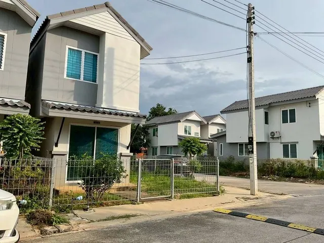 บ้านเอื้ออาทรสูงเนินสาขา 2 หนองบอน บ้านเดี่ยว 2 ชั้น เนื้อที่ 25 7/10ตรว พื้นที่ใช้สอย 42 ตรม ราคา980,000