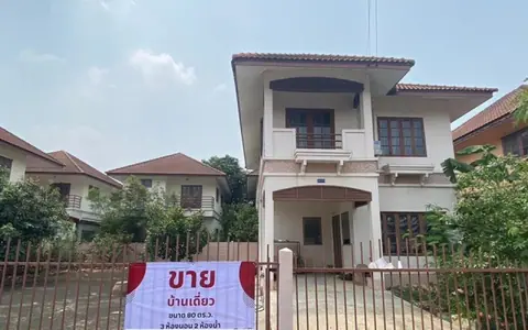 ขายบ้านเดี่ยว 2 ชั้น 80 ตร.ว. หมู่บ้านพรธิสาร 8 ซอย 13 ตำบลคลองเจ็ด อำเภอคลองหลวง จ.ปทุมธานี
