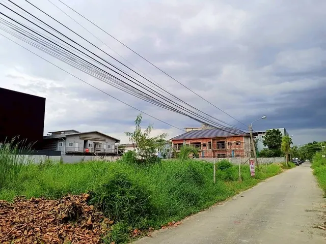 ขายที่ดิน ขนาด 199 ตร.ว.  รามอินทรา ซอย5  ถมแล้ว ราคาดี พร้อมปลูกบ้าน จบ ครบ โลเคชั่นดี