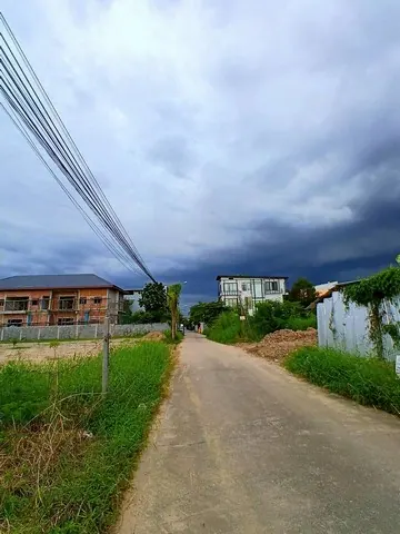 ขายที่ดิน ขนาด 199 ตร.ว.  รามอินทรา ซอย5  ถมแล้ว ราคาดี พร้อมปลูกบ้าน จบ ครบ โลเคชั่นดี