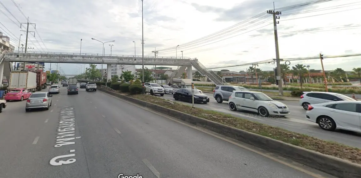 สภาพดี โครงสร้างแข็งแรง! ขายตึกแถว 3 ชั้นครึ่ง ย่านพุทธมณฑลสาย 4  เนื้อที่ 18 ตารางวา ใกล้ถนนเพชรเกษม ด่วน!