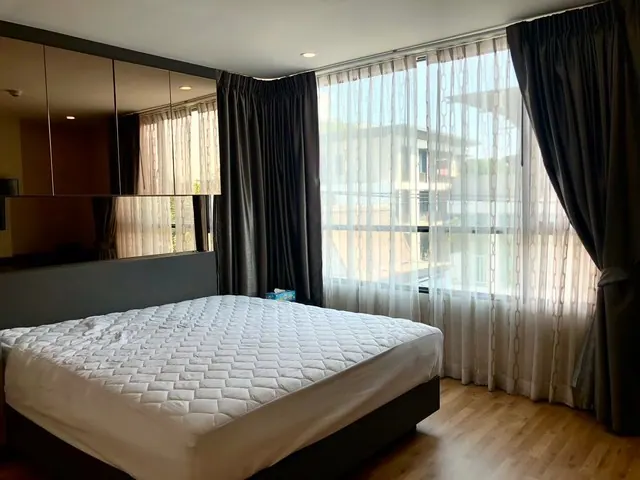 ให้เช่า 20,000 คอนโดเดอรูฟ พหลโยธิน  1 ห้องนอน 1 ห้องน้ำ ชั้น4 ขนาด 50 ตร.ม ใกล้BTS อารีย์ และ ใกล้BTS สนามเป้า