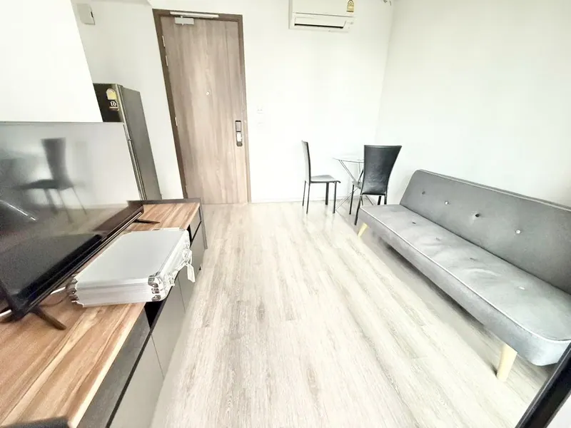 For Rent Ideo Mobi Asoke 1bed 1bath 28th Floor 35 sqm Fully Furnished and closed to MRT Petchburi