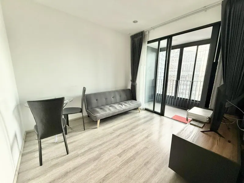 For Rent Ideo Mobi Asoke 1bed 1bath 28th Floor 35 sqm Fully Furnished and closed to MRT Petchburi