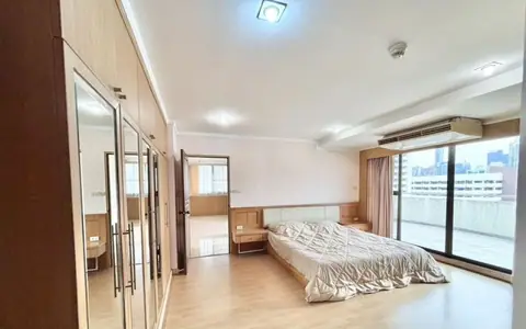 For Sale Supalai Place Sukhumvit 39 size 142 sqm 3bed 2bath 17th Floor Fully Furnished and closed to BTS Phrompong
