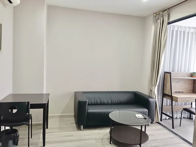 For Rent Ideo Mobi Asoke 1bed 1bath 33rd Floor size 35 sqm Fully Furnished and closed to MRT Petchburi