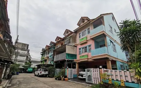 ขายทาวน์โฮม 3 ชั้น หลังมุม แยกปุณณวิถึ 45 ซอยสุขุมวิท 101 ถ.สุขุมวิท.แขวงบางจาก เขตพระโขนง กทม.