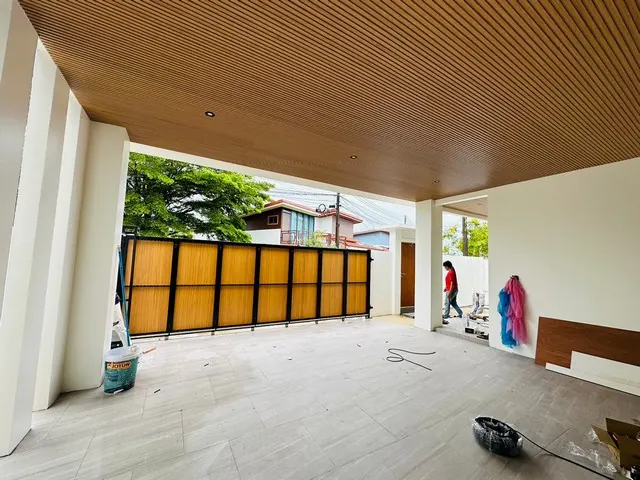 หมู่บ้านพูนทรัพย์ฉลองภูเก็ต วิลล่ารีโนเวทใหม่ 70วา 3ห้องนอน 3ห้องน้ำ ใกล้วัดฉลอง