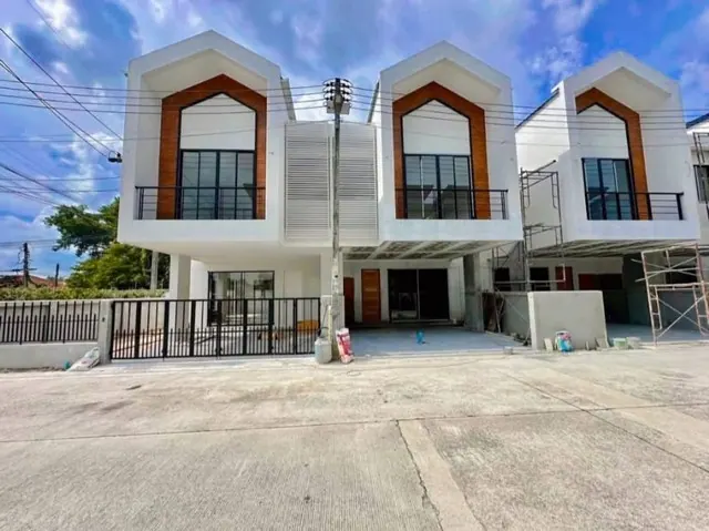 หมู่บ้านการ์เด้นท์เพลสถลางภูเก็ต บ้านแฝดสร้างใหม่ 26วา 3ห้องนอน 3ห้องน้ำ ใกล้ที่ว่าการอำเภอถลาง