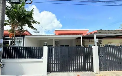 ทาวน์โฮมรีโนเวทใหม่ภูเก็ต 32วา 2ห้องนอน 2ห้องน้ำ ใกล้Berda Claude International School