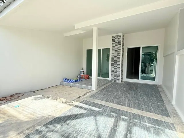 ทาวน์โฮมรีโนเวทใหม่ภูเก็ต 32วา 2ห้องนอน 2ห้องน้ำ ใกล้Berda Claude International School