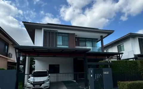 ขายด่วน ถูกที่สุด บ้านเดี่ยว2ชั้น หมู่บ้านมัณฑนา อ่อนนุช วงแหวน4 เนื้อที่ดิน 52.20 ตร.วา เดินทางสะดวก ใกล้ เมกา บางนา สนามบินสุวรรณภูมิ