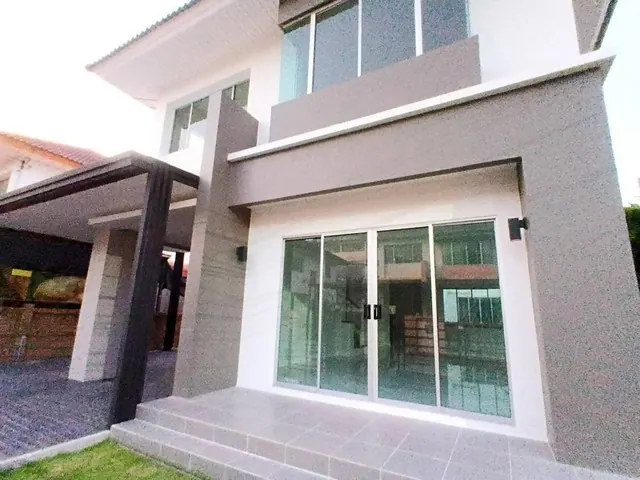 บ้านเดี่ยว รีโนเวท ตกแต่งใหม่ (หลังมุม) เนื้อที่ 54.1 ตร.ว.  พท. 181.85 ตร.ม.   3 นอน  2 น้ำ   2 ที่จอดรถ  รีโนเวทใหม่เหมือนมือหนึ่ง
