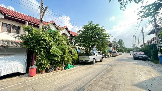 ขายทาวน์เฮ้าส์ 2 ชั้น หมู่บ้านจิตรัตนา บางบัวทอง - สุพรรณบุรี จ.นนทบุรี ราคาเบาๆ พร้อมอยู่!