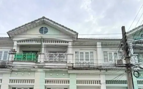 ขายทาวน์โฮม 3 ชั้น ม.ยิ่งรวยนิเวศน์ เลียบคลองประปา - ประชาชื่น