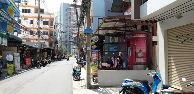 ทำเลติดมหาวิทยาลัยบูรพา ขายที่ดิน พร้อมอาคารศูนย์อาหาร 2 ชั้น