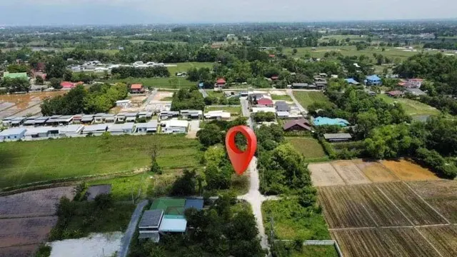 ขายด่วนที่ดิน 2 แปลง เหมาะทำบ้านขายอยู่ในแหล่งชุมชนน้ำไฟ พร้อม