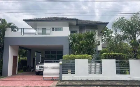 ขายบ้านพร้อมที่ดินเหลือ สามารถสร้างสระว่ายน้ำหรือบ้านอีก1หลังทำเลดีมาก