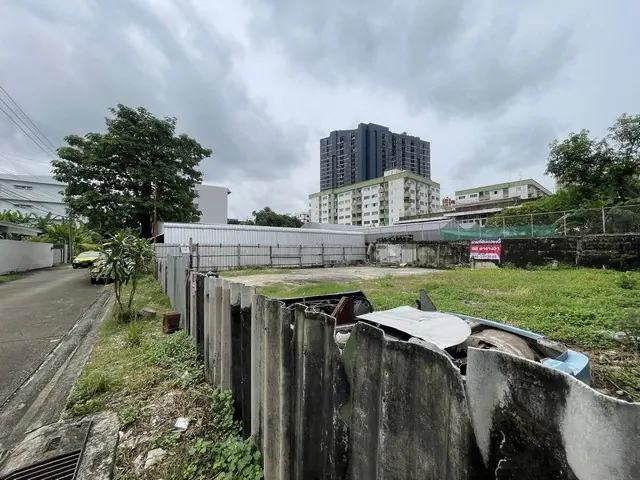 ขายที่ดินทำเลดีในซอยลาดพร้าว113 ใกล้ถนนลาดพร้าวเพียง 250 เมตรเท่านั้น