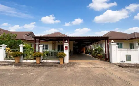 ขายบ้านในโครงการเงียบสงบใกล้ถนนหลวง เส้นสันกำแพงสายใหม่ บ้านสภาพใหม่พร้อมเฟอร์