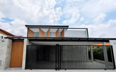 บ้านเดี่ยวสร้างใหม่ พร้อมสวนส่วนตัว บนพื้นที่ 92 ตร.วา หมู่บ้าน พฤกษชาติ รามคำแหง 118