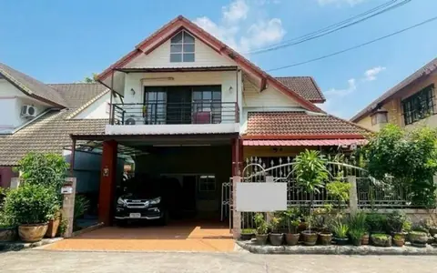 ขายและให้เช่าบ้านเดี่ยวศรีราชาชลบุรี บ้านเดี่ยว 2 ชั้น ทำเลทอง หมู่บ้านคันทรี่โฮม2 ศรีราชา เนื้อที่ดิน 63 ตรว. 5 ห้องนอน 4 ห้องน้ำ