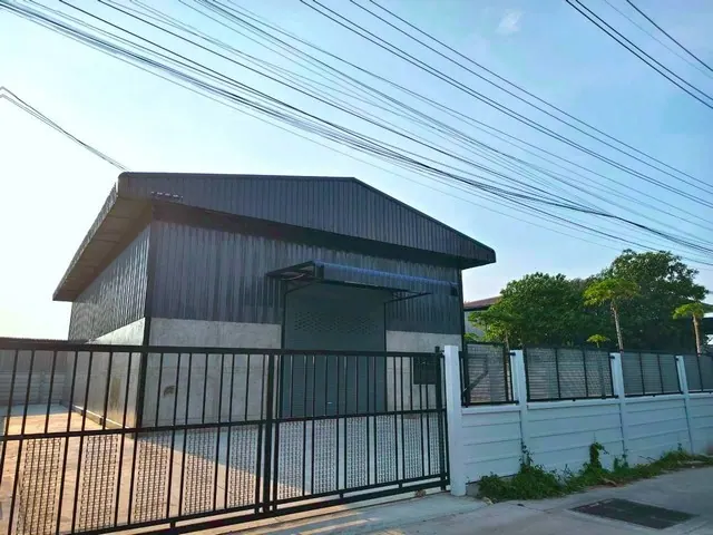 ให้เช่าโกดังคลังสินค้าชลบุรี โกดังสร้างใหม่บ้านสวน พื้นที่  240  ตรม.(พร้อมเช่าต้นเดือนกรกฎาคม)