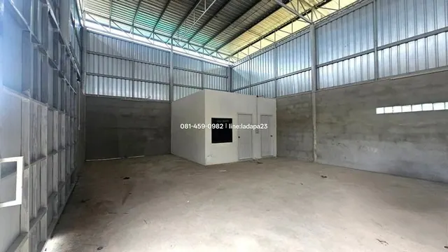 ให้เช่าโกดังสร้างใหม่บ้านบึงชลบุรี  144 ตารางเมตร ค่าเช่าเดือนละ 20,000 บาท