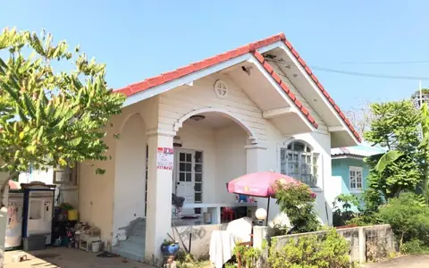 บ้านเดี่ยว 1 ชั้น  หมู่บ้านสวนแสนสุข เลขที่ 93/344 ซอย 13 ถนนรังสิต-นครนายก ตำบลบางปลากด อำเภอองค์รักษ์ จังหวัดนครนายก