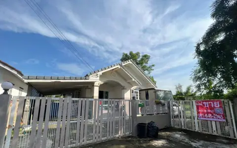 บ้านเดี่ยว 1 ชั้น  หมู่บ้านสวนแสนสุข เลขที่ 93/129 ซอย 29 ถนนรังสิต-นครนายก ตำบลบางปลากด อำเภอองค์รักษ์ จังหวัดนครนายก