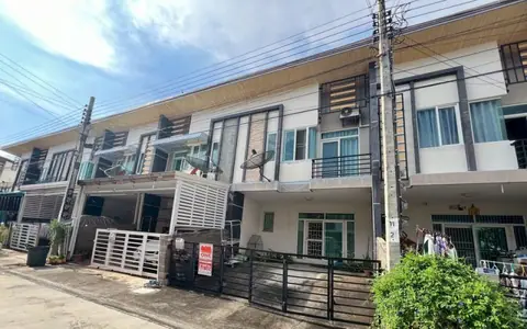 กัสโต้ บางนา-สุวรรณภูมิ ทาวน์โฮม 88/72  ซอย 1 ตำบลศรีษะจรเข้ใหญ่ อำเภอบางเสาธง จังหวัดชลบุรี