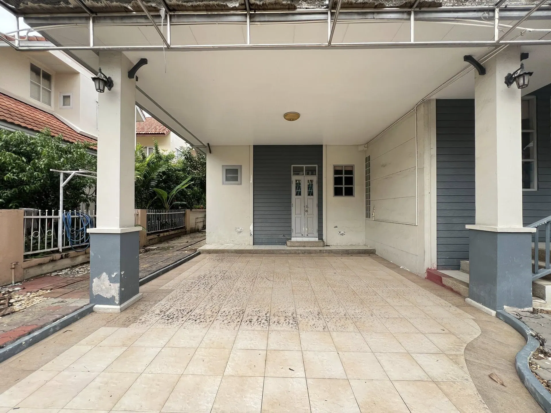 บ้านเดี่ยว วรารักษ์ รังสิต-คลอง 3  ซอย 1 ถนนเลียบคลองสาม ตำบลคลองสาม อำเภอคลองหลวง จังหวัดปทุมธานี